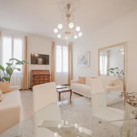 Apartmán Santo Stefano Palace