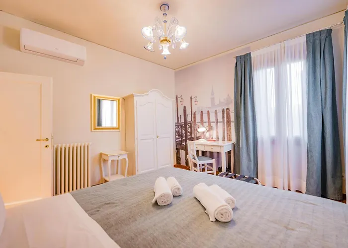 Santo Stefano Palace * Venetië