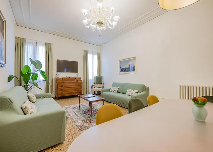 Santo Stefano Palace * Venetië