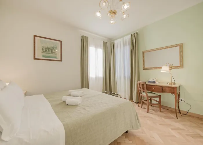 Santo Stefano Palace Διαμέρισμα *