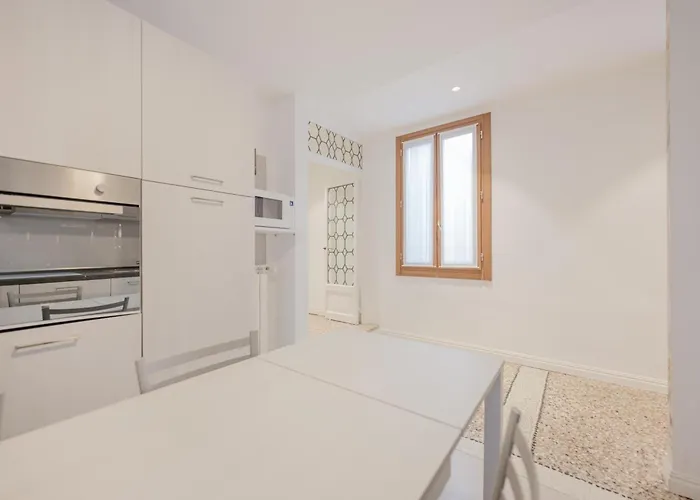 Santo Stefano Palace Διαμέρισμα *