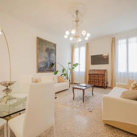 Santo Stefano Palace Апартаменты Венеция