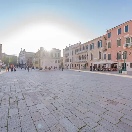 Santo Stefano Palace דירה